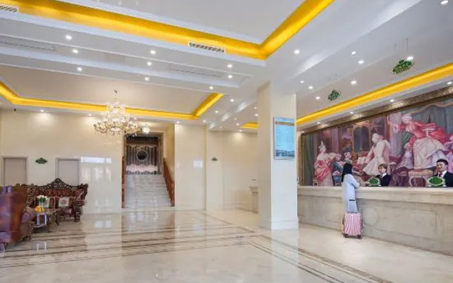 Vienna Hotel (Qingdao Oriental Movie Capital Starlight Island)