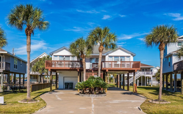 Casa de Reyes by Ryson Vacation Rentals