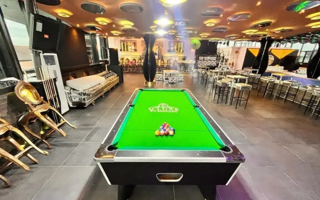 Dluxe Premium Hotel