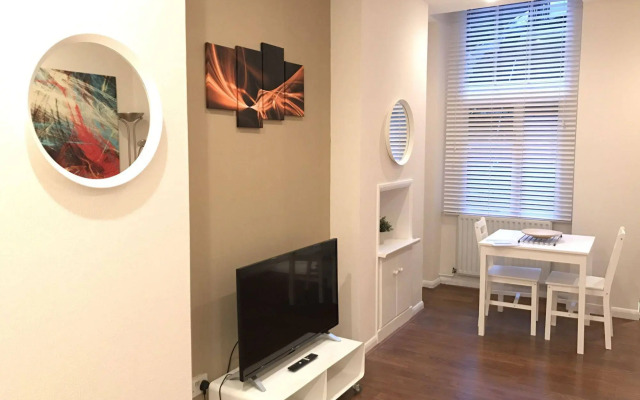 SHQ Apartments