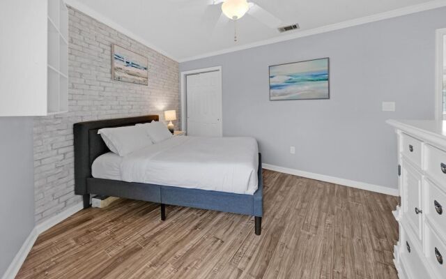 Crystal Village II, Unit 19B