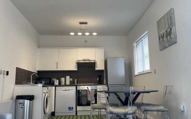 Beautiful 1-bed Apartment in Tipton