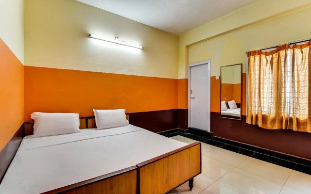 OYO 36583 Hotel Srinivasa Residency