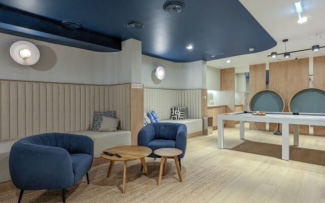 Two-bedroom Accepting Pets by Renters