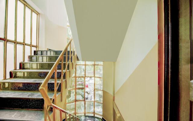OYO 28461 Townhouse Royal Stay Inn
