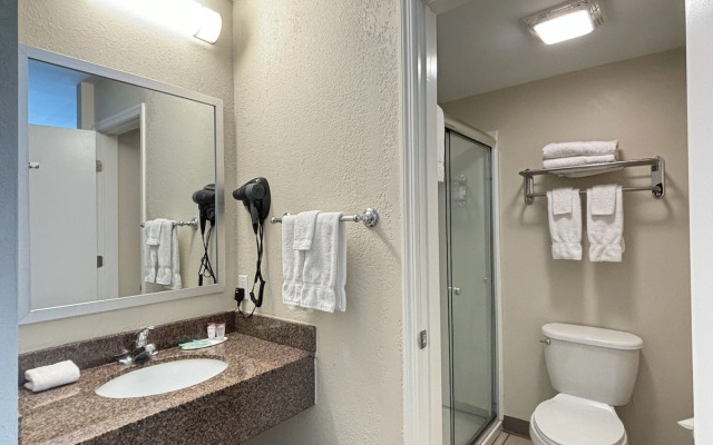 Baymont by Wyndham Lake Park Valdosta I-75