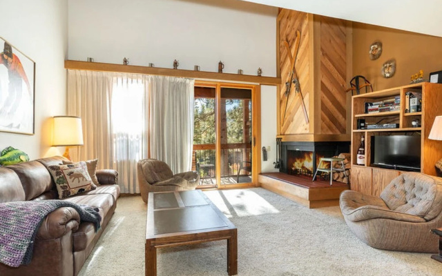 Gold Bend by Tahoe Mountain Properties