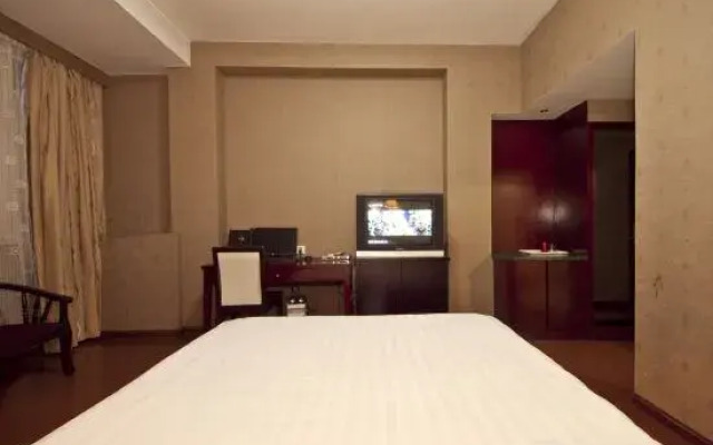 Jinqiao Business Hotel