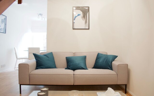Newly Refurbished 2 Bedroom Bermondsey House