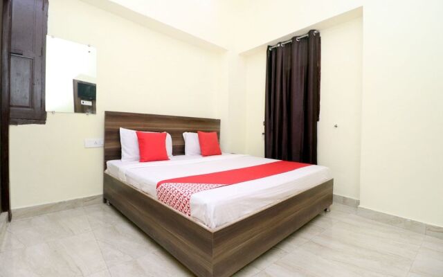 OYO 38404 Arora Classic Guest House