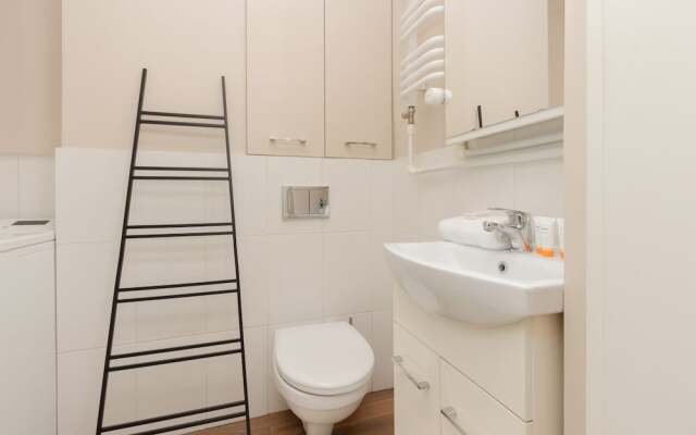 Apartament Miedzynarodowa by Renters