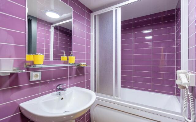 Пять звезд на Ленина 24