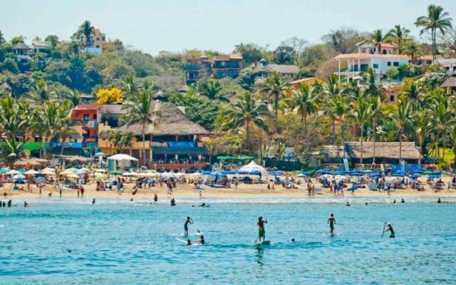 Surfing Sayulita Break