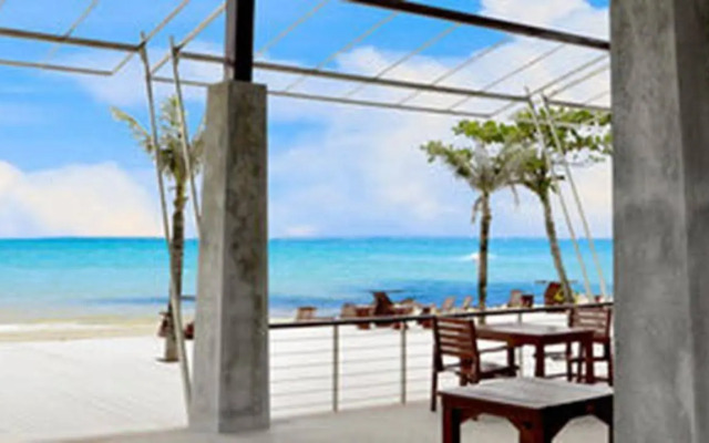 Nakara Long Beach Resort