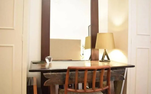 West Kensington Stunning 2 Bedroom Flat With Balcony