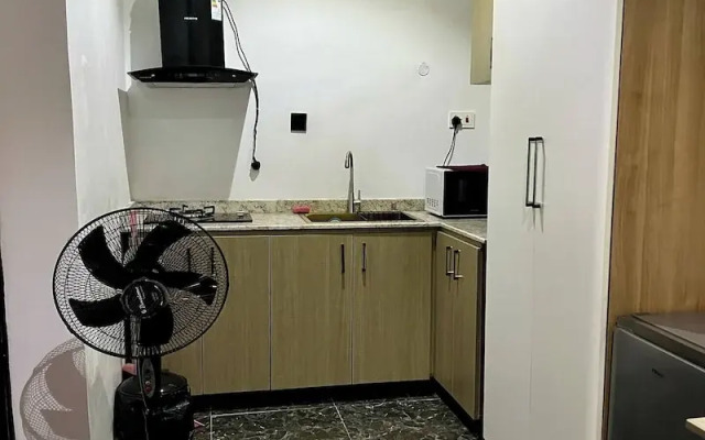 His Glory's Apartment