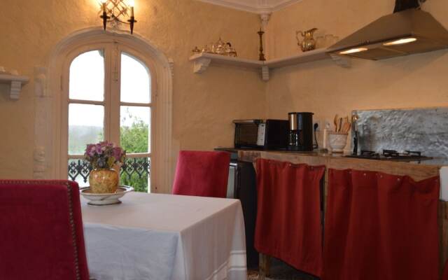 Holiday Home in Amboise With Terrace, Private Garden, BBQ