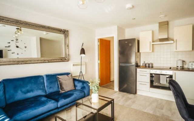 Chic 2 Bedroom Apartment Salford Quays, the Lowry