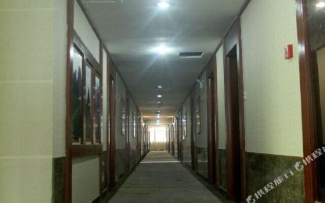 Yulong Hotel