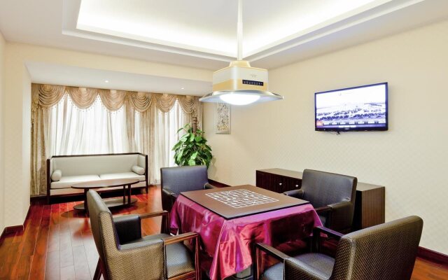 White Horse Lake Jianguo Hotel