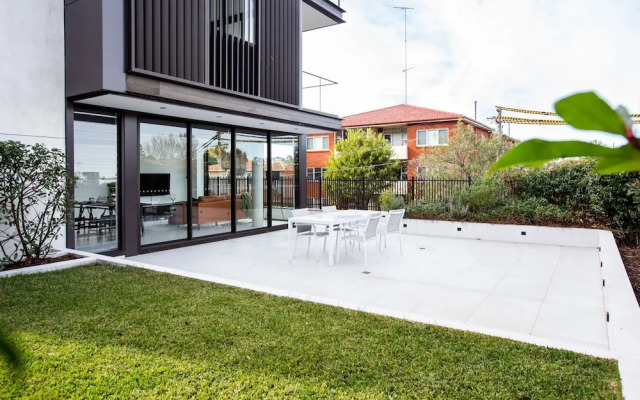 The Horizon Apartments by Urban Rest