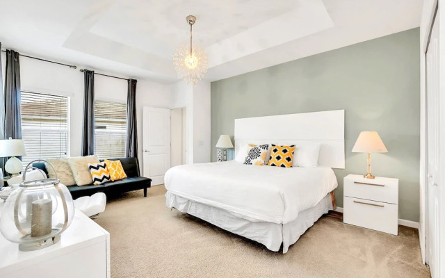 Waterfront Pet-friendly Home w Pool-spa-games-bbq