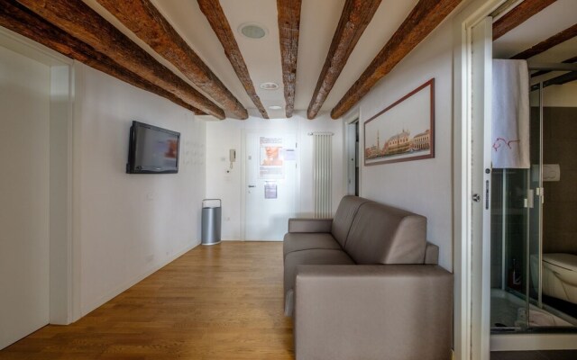 The Lion's House APT5