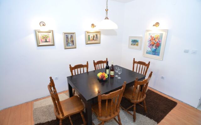 Apartments Elena