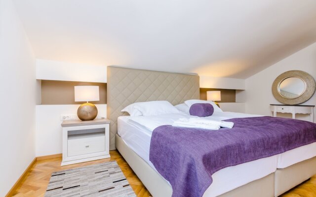 Villa Dolores Apartments