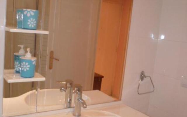 MODERNE 3 PIECES 30 m CROISETTE