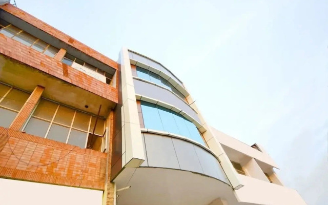 Hotel Lazeeno Classic by OYO