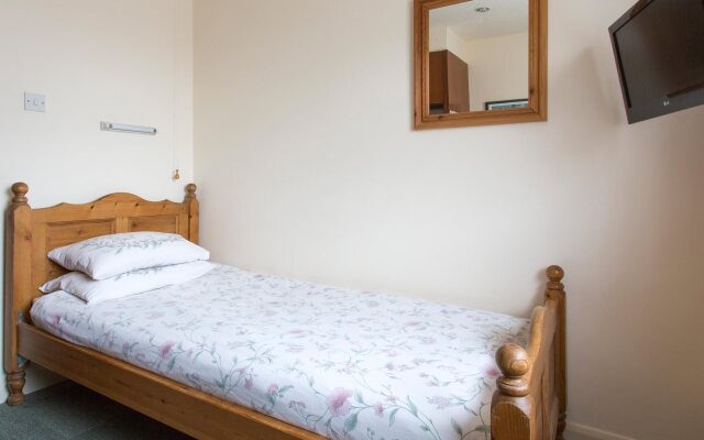 Oakwood B&B Heathrow