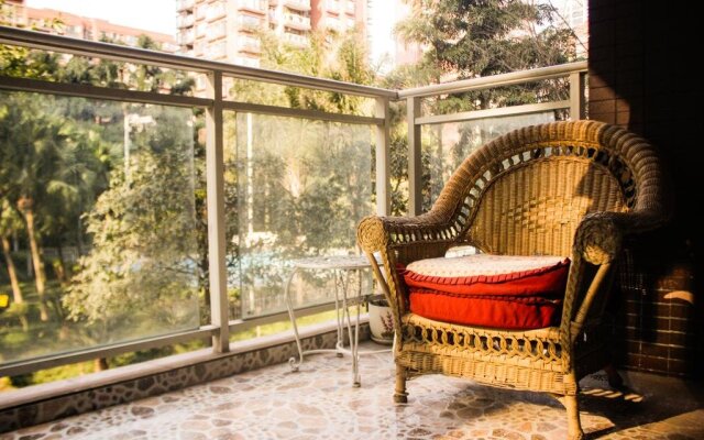 Chongqing Lugang Youth Hostel Longtousi Store