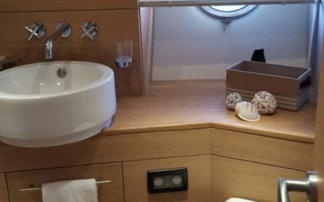 Grey Yacht All Inclusive