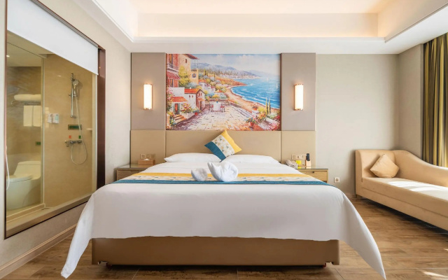 Vienna International Hotel (Sanya High-speed Railway Station)