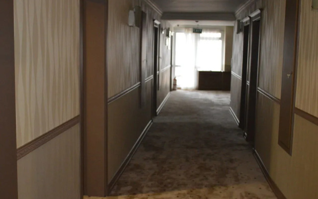 Avalon Hotel