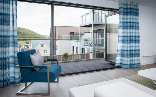 4br-8guests-balcony-beachview-pool-pets