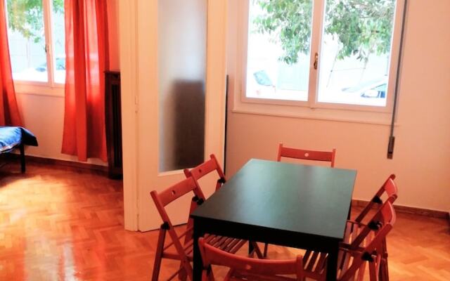 Acropolis museum family apartment