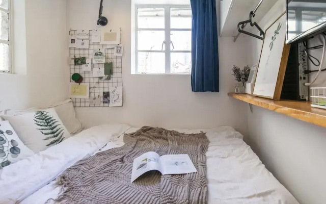 Hard Candy Apartment No.19