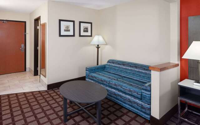 AmericInn by Wyndham Hudson