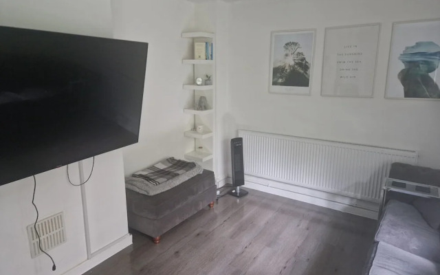 Immaculate 1-bed Apartment in Woodford Green