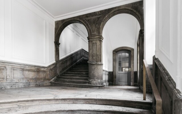 Majestic 300m2 Apartment