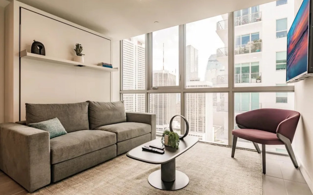 Modern Muse - Luxury Hotel Meets Miami Apartment