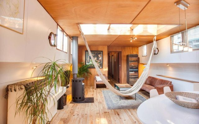 Houseboat apartments - Canal Belt East area