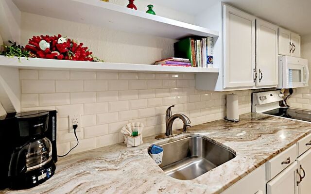 135 Sea Breeze - Coastal Chic Cutie 1 Bedroom 1 Bathroom Condo