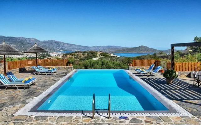 Glan Y Mor Villa Villa With Outdoor Pool