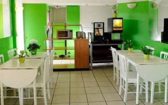 Lemon Hotel Rouen Est
