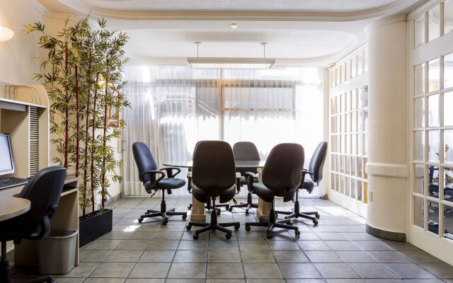 Hotel & Suites Aliana