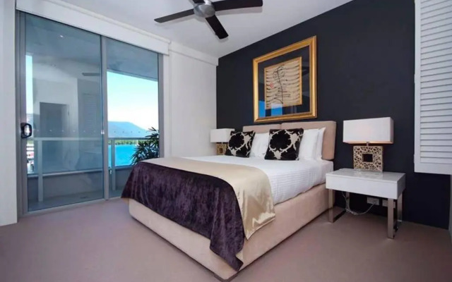 301 Harbour View