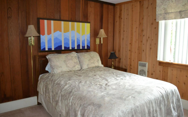 Cedar Village Condominiums